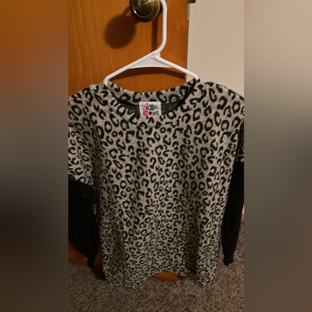 Leopard sequins sweater